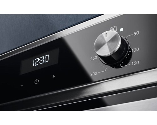 Духовой шкаф Electrolux EZF5C50X