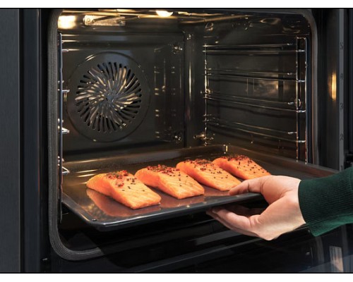 Электрический духовой шкаф Electrolux EOB7S31V белый