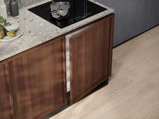 Встраиваемая морозильная камера Electrolux LYB2AE82S