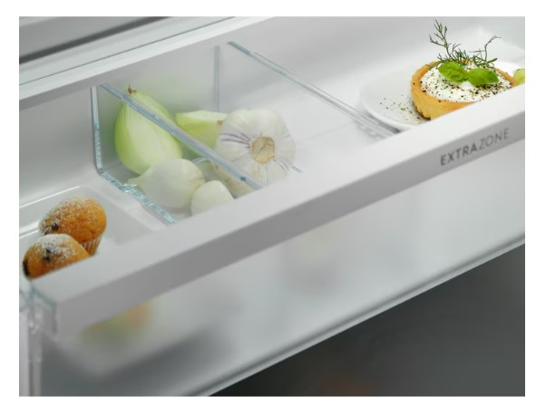 Встраиваемый холодильник Electrolux ENG7TE75S