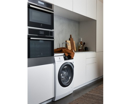 Стирально-сушильная машина Electrolux EW7WR468W