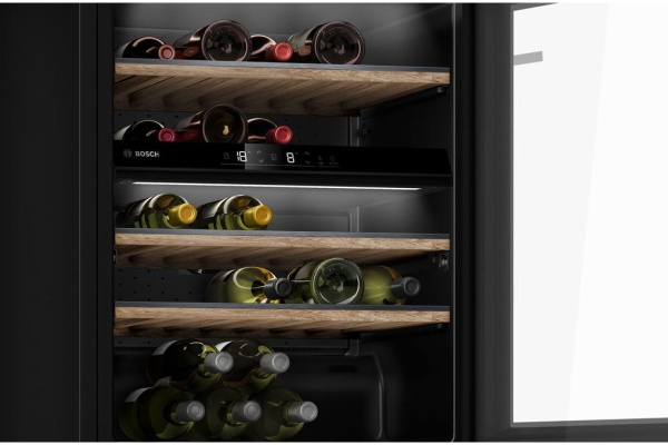 Винный шкаф Bosch KWK16ABGB