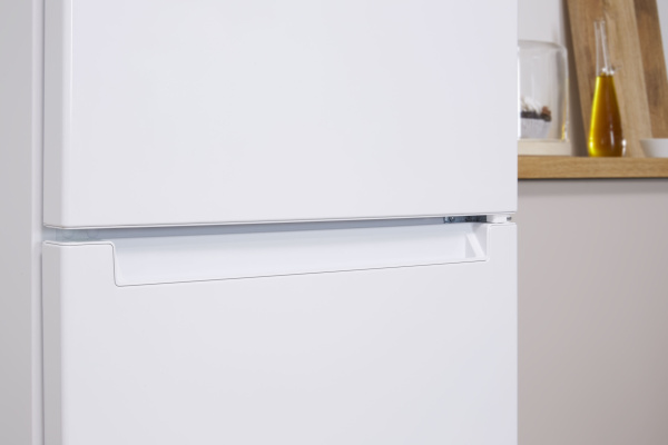 Холодильник Indesit ES 18 A
