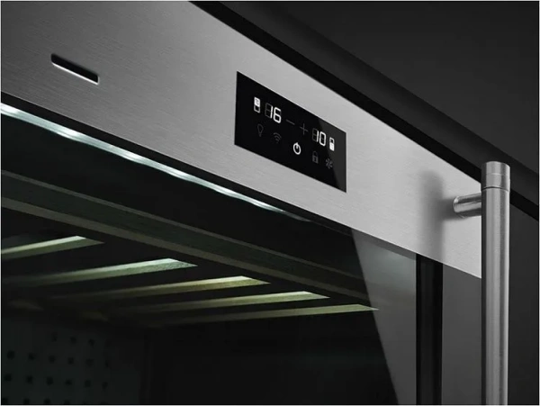 Холодильный шкаф для вина Smeg CVI338LX3