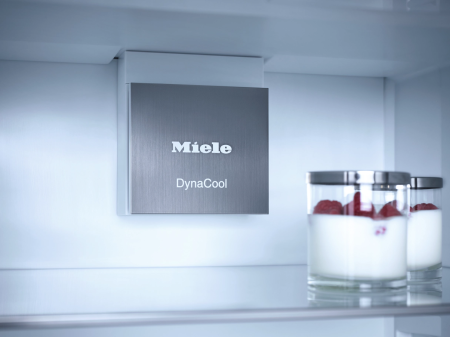 Встраиваемый холодильник Miele K7433 E