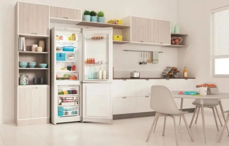 Холодильник INDESIT ITR 4180 W