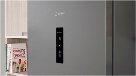 Холодильник Indesit ITR 5200 S