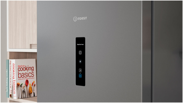 Холодильник Indesit ITR 5200 S
