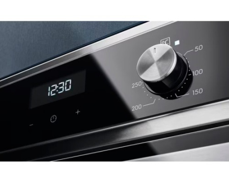 Духовой шкаф Electrolux EOF5H50BX