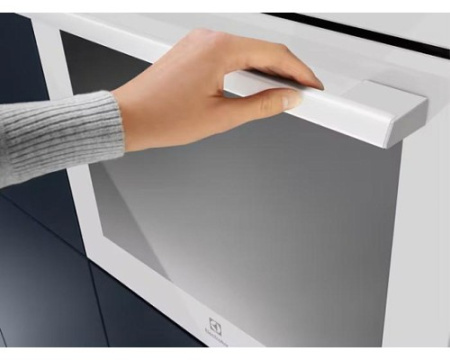 Духовой шкаф Electrolux EOF3H40BW