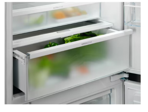 Встраиваемый холодильник Electrolux ENG7TE75S