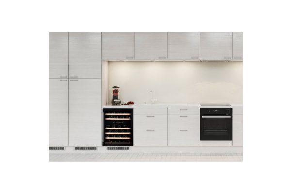 Винный шкаф Temptech VWCR46DB82