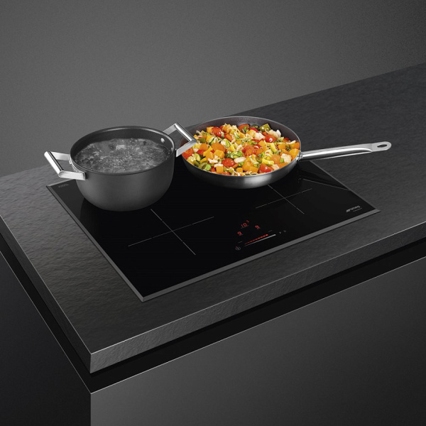Индукционная варочная панель Smeg SI4642B
