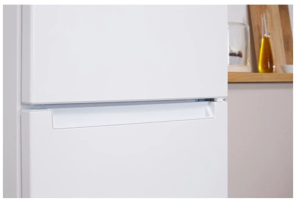 Холодильник Indesit ES 20