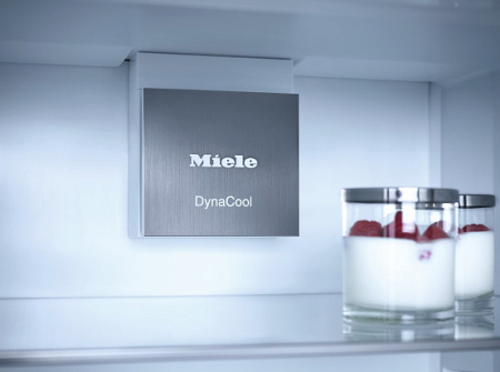 Холодильник встраиваемый Miele KFN 7734 C белый