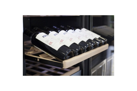 Винный шкаф Caso WineComfort 1800 Smart