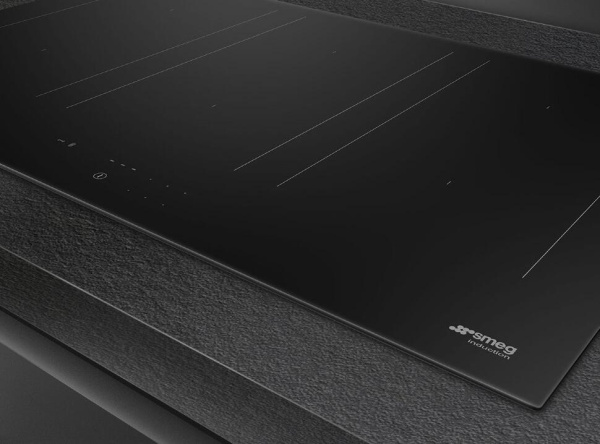 Индукционная варочная панель Smeg SIM3864D