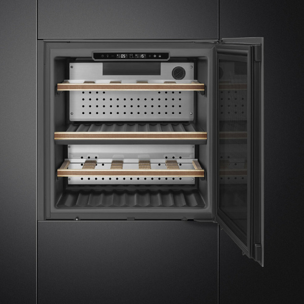 Холодильный шкаф для вина Smeg CVI129B3