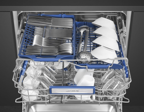 Встраиваемая посудомоечная машина Smeg STL323BQLH