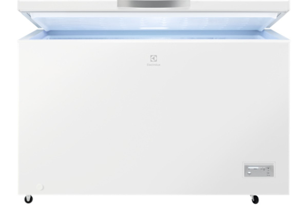 Морозильный ларь Electrolux LCB3LF38W0