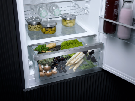 Встраиваемый холодильник Miele K7433 E