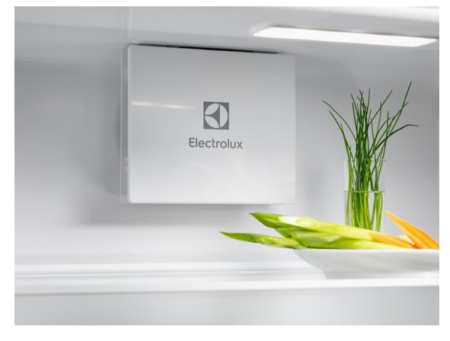 Встраиваемый холодильник Electrolux ENG7TE75S