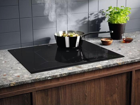 Варочная панель Electrolux EIS6448