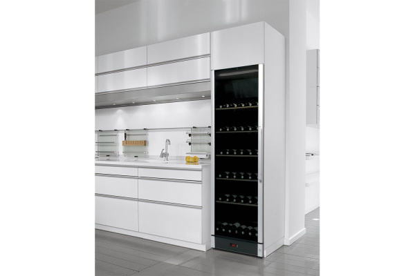 Винный шкаф Vestfrost Solutions FZ 365 W