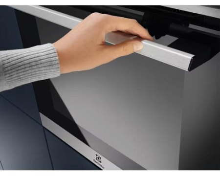 Духовой шкаф Electrolux EOE7P31X