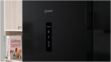 Холодильник Indesit ITR 5200 B