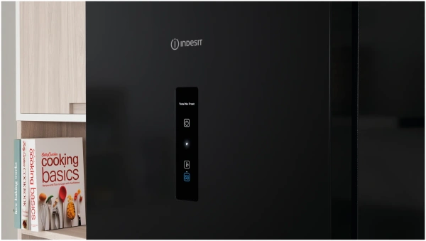 Холодильник Indesit ITR 5200 B