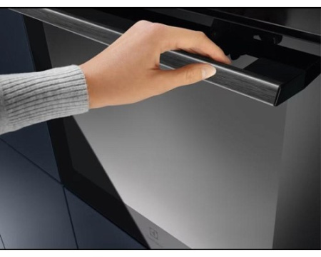 Духовой шкаф Electrolux EOB7S31Z