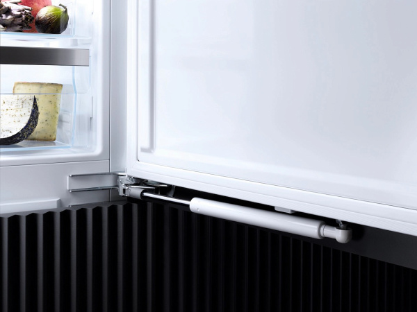 Морозильник Miele FNS 7770 E