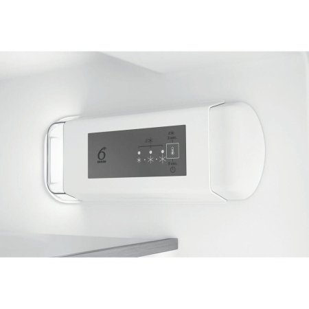 Встраиваемый холодильник Whirlpool WHC18 T132