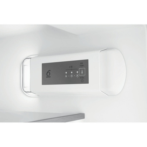 Встраиваемый холодильник Whirlpool WHC18 T132