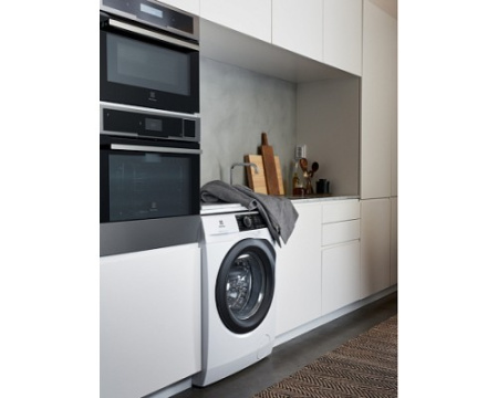 Стирально-сушильная машина Electrolux EW8WR261B