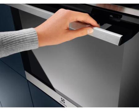 Духовой шкаф Electrolux EOE8P39WX