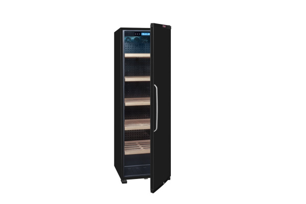 Монотемпературный винный шкаф La Sommeliere CTPNE230A+