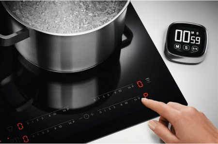 Индукционная варочная панель Electrolux EIS62443